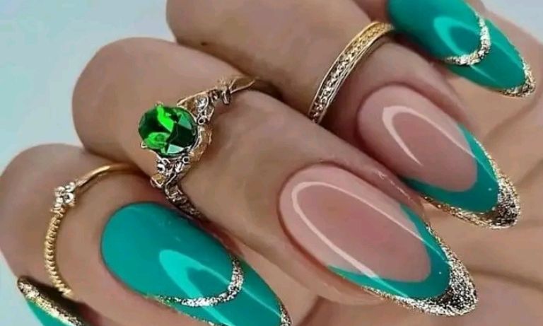 Dark green nail designs
