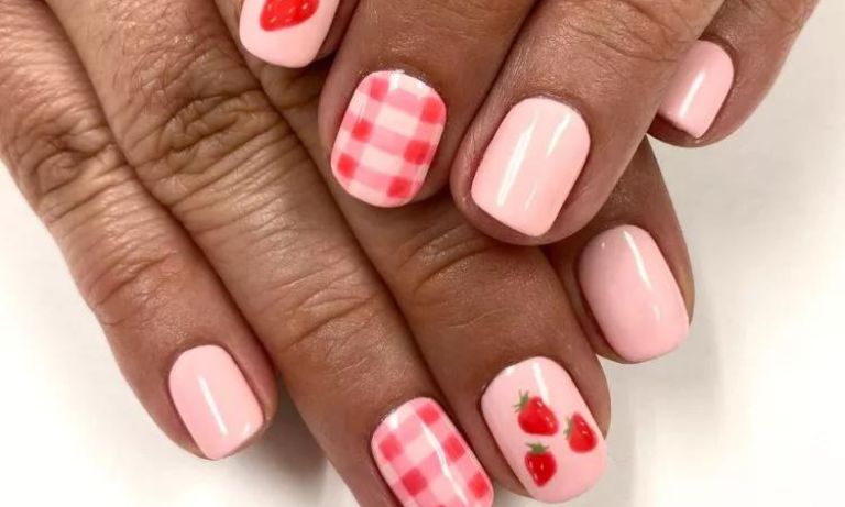 Red Gingham Nails Ideas